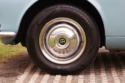 Lot 36 - 1971 Daimler Sovereign 4.2