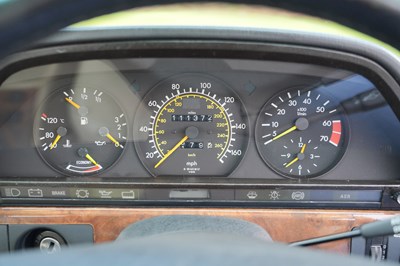 Lot 230 - 1989 Mercedes-Benz 560 SEC