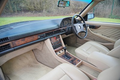 Lot 230 - 1989 Mercedes-Benz 560 SEC