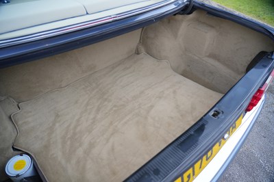 Lot 230 - 1989 Mercedes-Benz 560 SEC