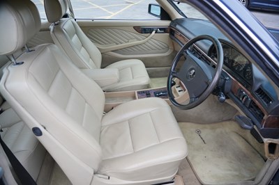 Lot 230 - 1989 Mercedes-Benz 560 SEC