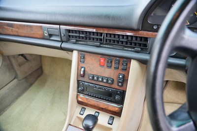 Lot 230 - 1989 Mercedes-Benz 560 SEC