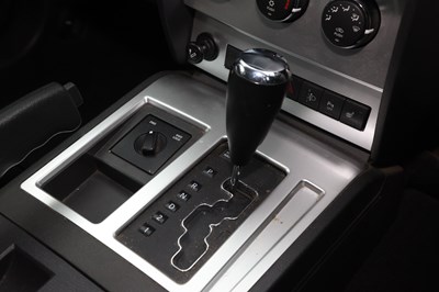 Lot 233 - 2008 Dodge Nitro 3.7 SXT