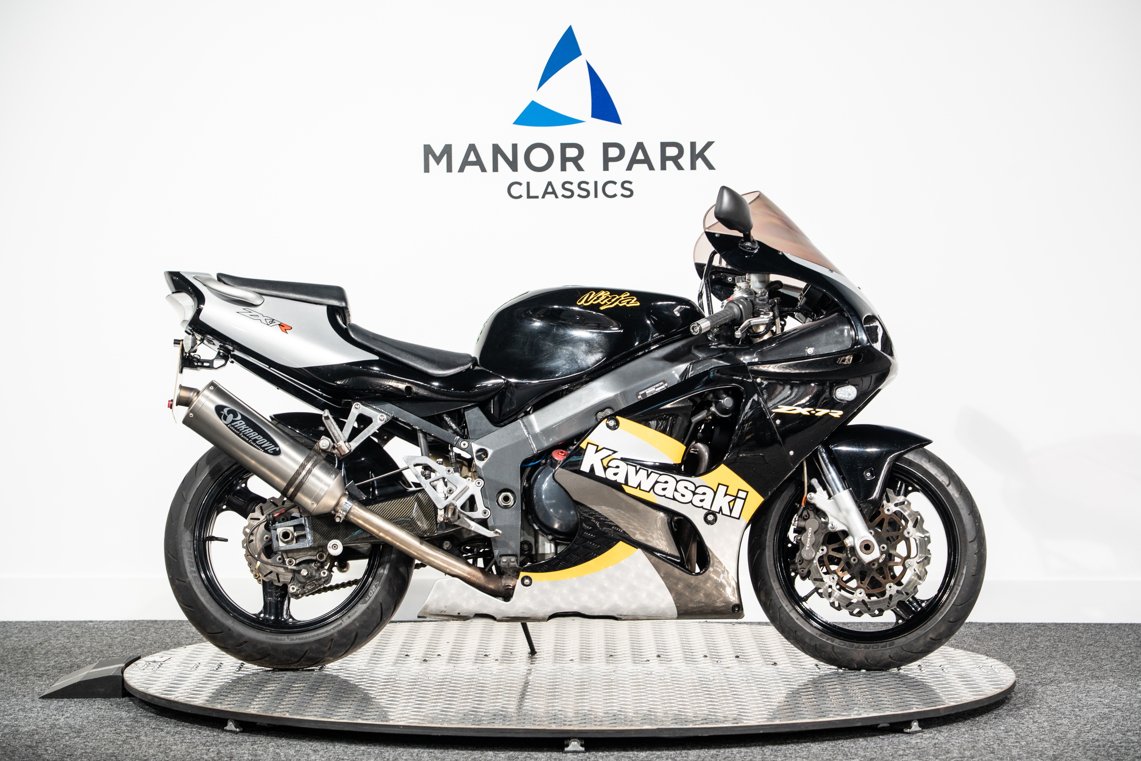 JRA グラス　2001 Classic Winners Lot 86 - 2001 Kawasaki ZX-7R Ninja