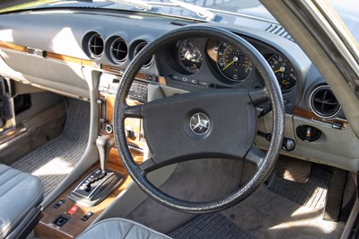 Lot 19 - 1983 Mercedes-Benz 500 SL