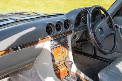 Lot 19 - 1983 Mercedes-Benz 500 SL