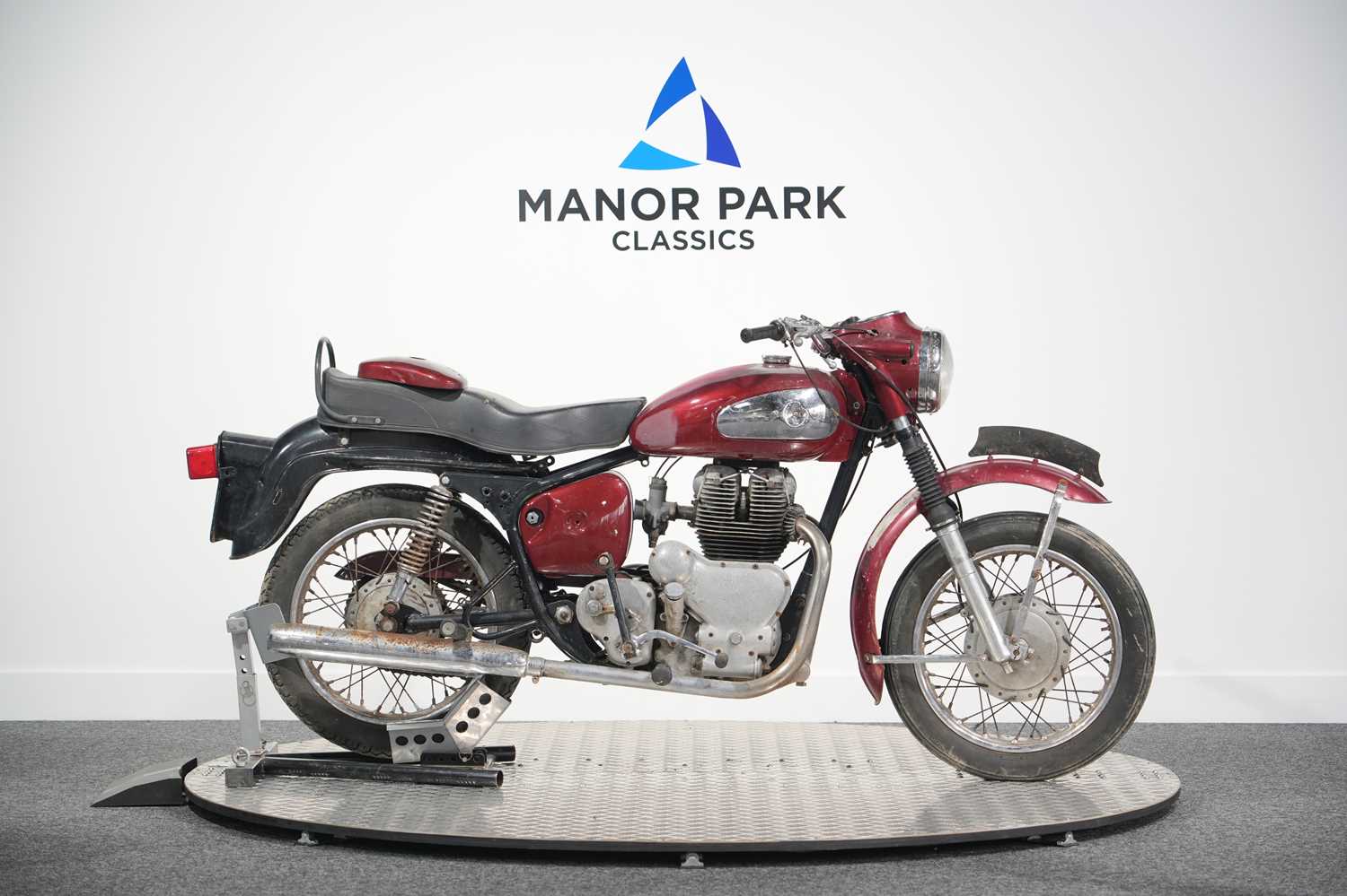 Lot 135 - 1960 Royal Enfield Meteor Minor