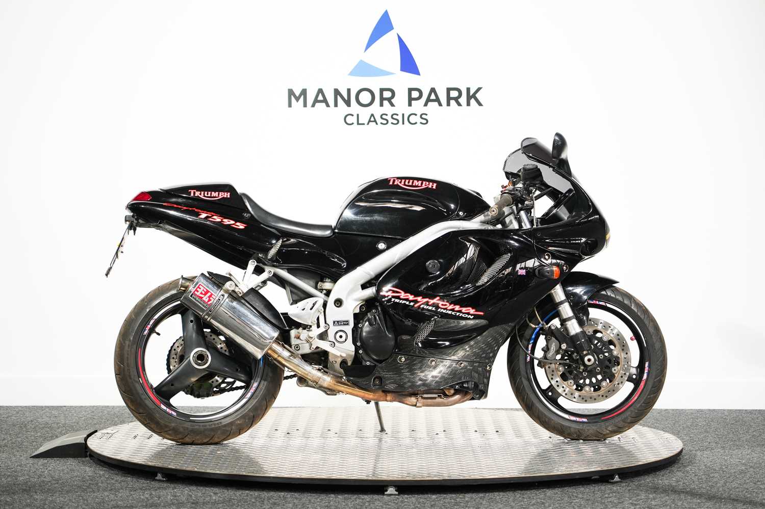 Lot 118 - 1998 Triumph Daytona T595