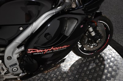 Lot 118 - 1998 Triumph Daytona T595