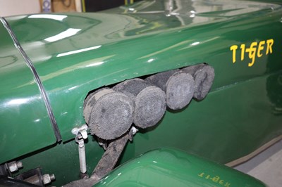 Lot 102 - 2000 Tiger Super Six