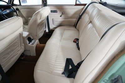 Lot 255 - 1971 Jaguar XJ6 2.8