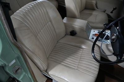 Lot 255 - 1971 Jaguar XJ6 2.8