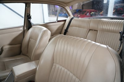 Lot 255 - 1971 Jaguar XJ6 2.8