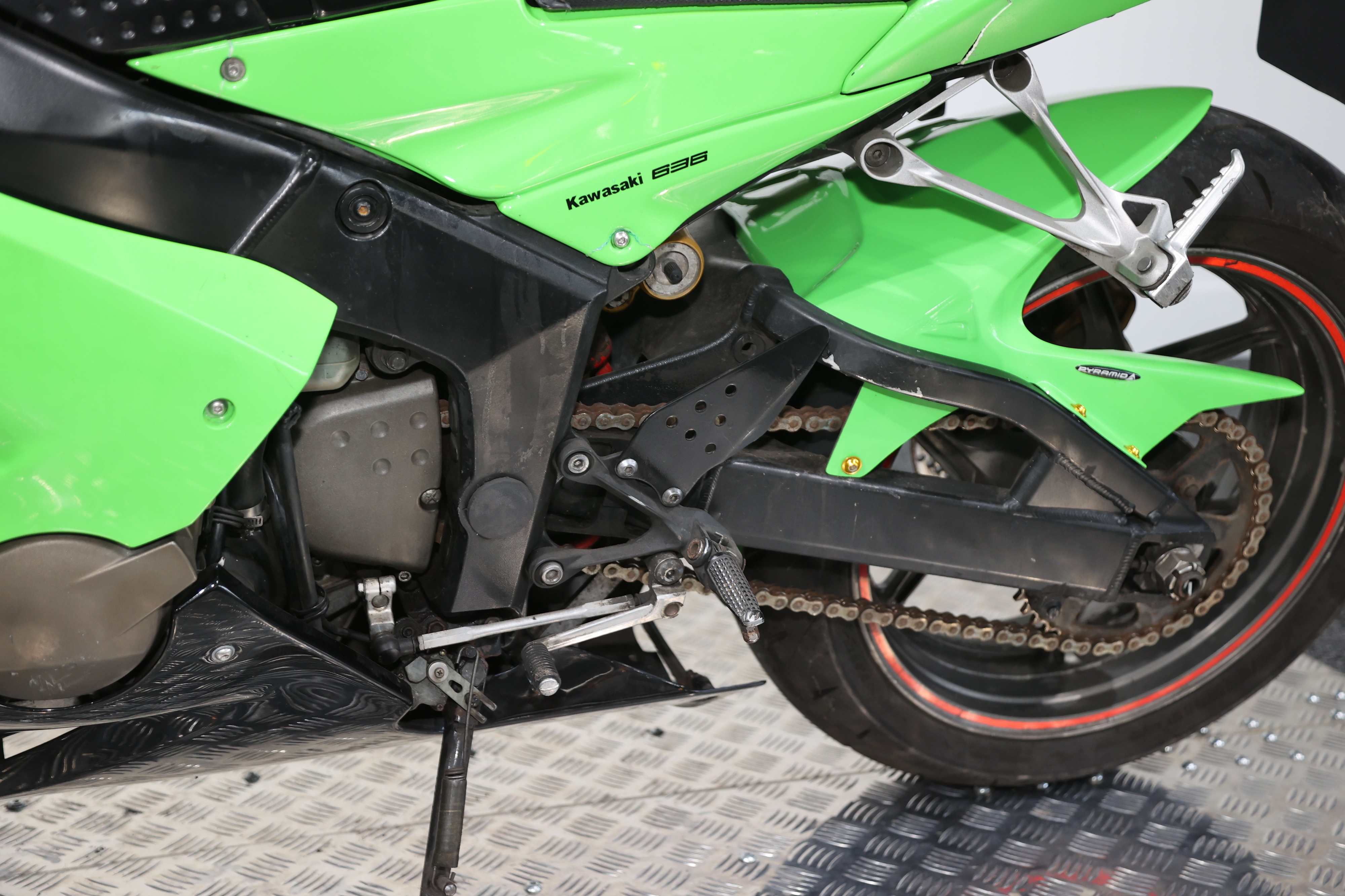 Lot 8 - 2005 Kawasaki ZX-6R Ninja