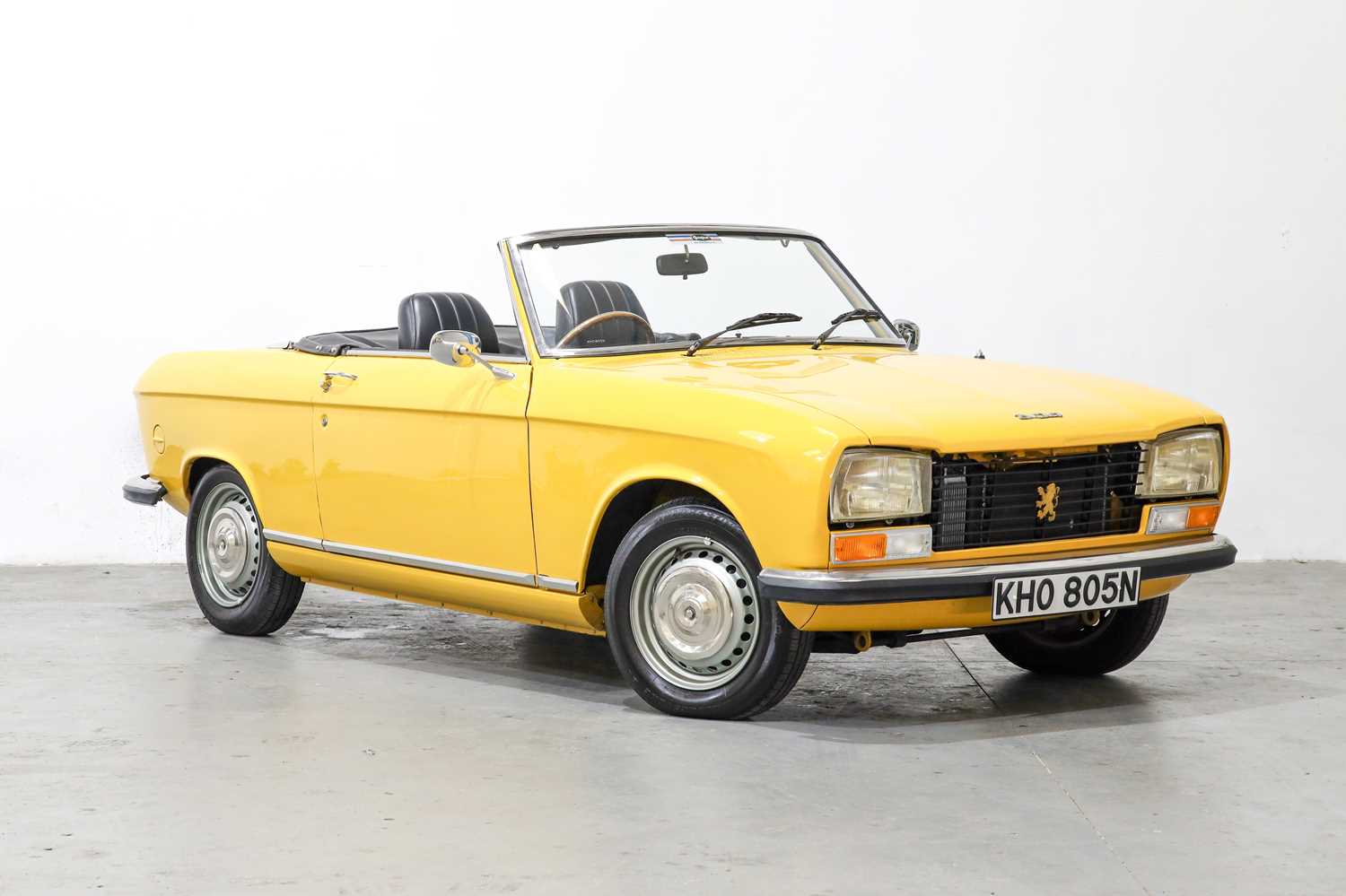 Lot 142 - 1975 Peugeot 304 Cabriolet