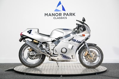 Lot 17 - 1987 Yamaha FZR400R SP