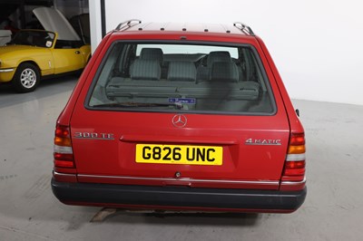 Lot 242 - 1990 Mercedes-Benz 300 TE 4-Matic