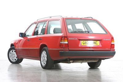 Lot 242 - 1990 Mercedes-Benz 300 TE 4-Matic