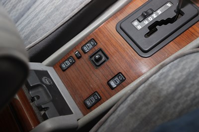 Lot 242 - 1990 Mercedes-Benz 300 TE 4-Matic