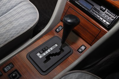Lot 242 - 1990 Mercedes-Benz 300 TE 4-Matic
