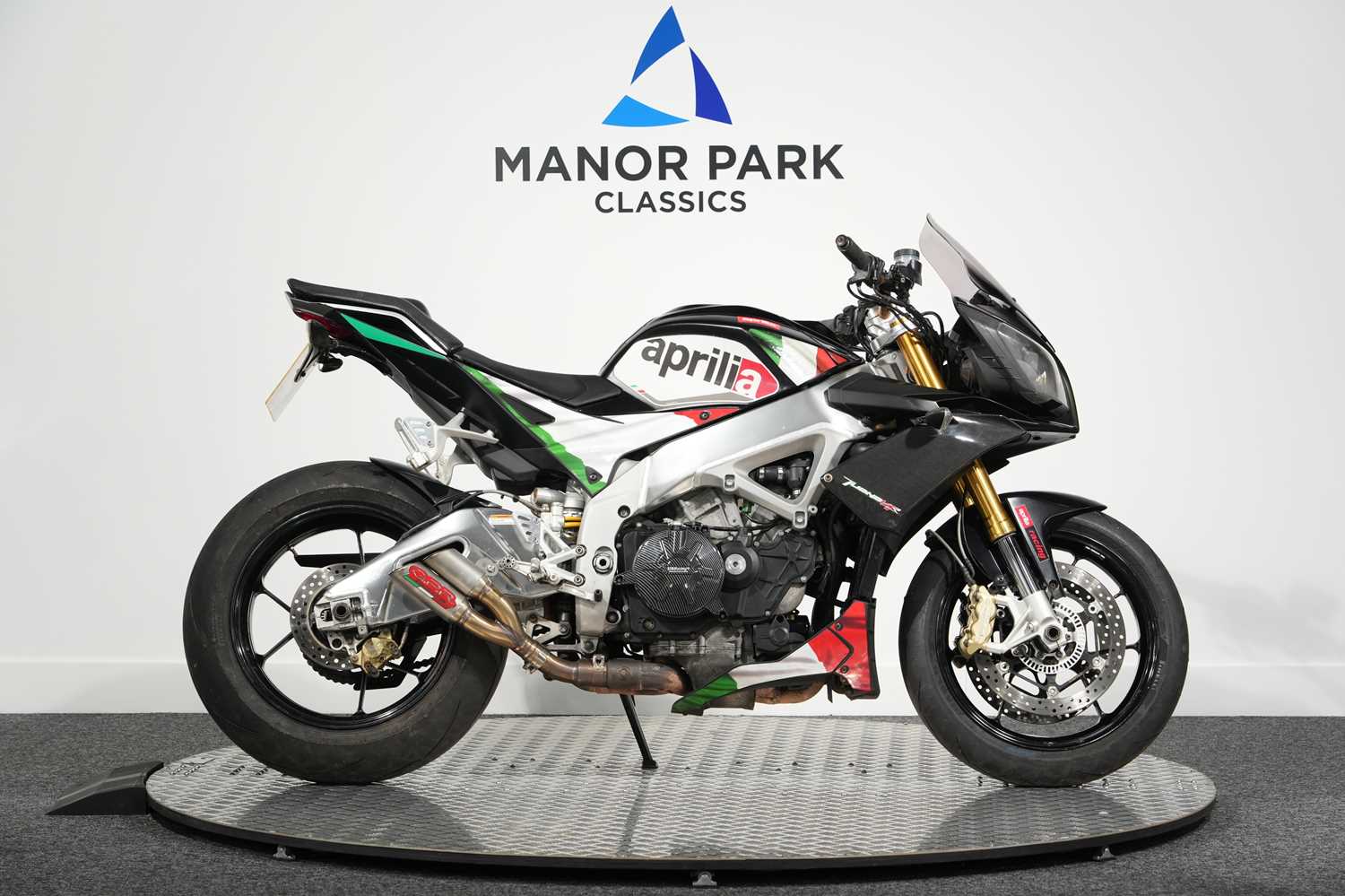 Lot 47 - 2011 Aprilia Tuono V4R APRC