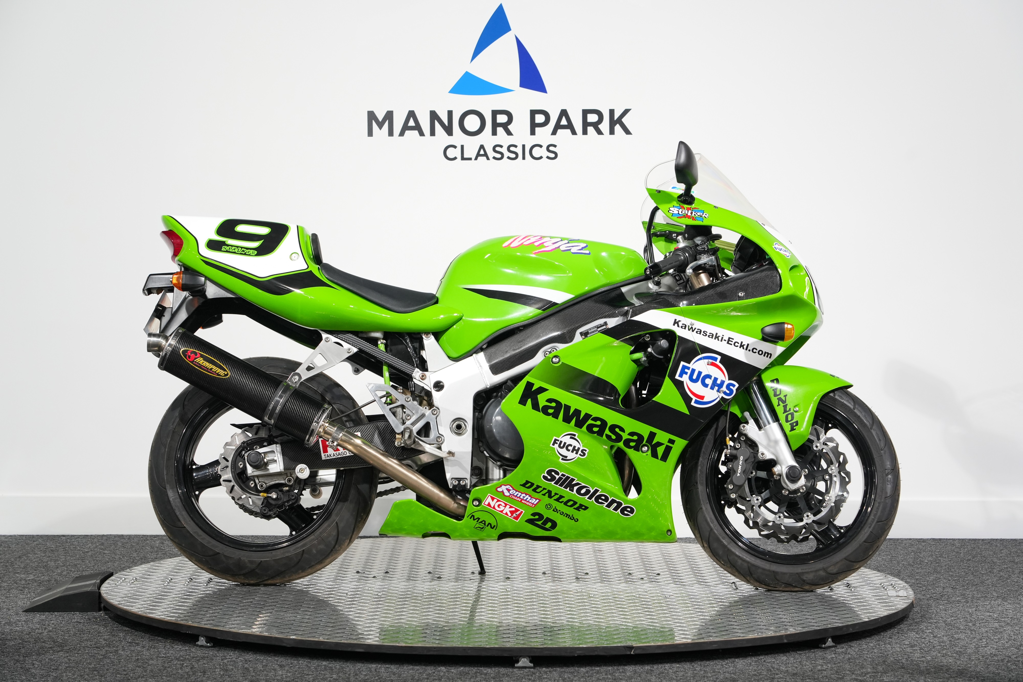 Lot 54 - 1998 Kawasaki ZX-7R Ninja