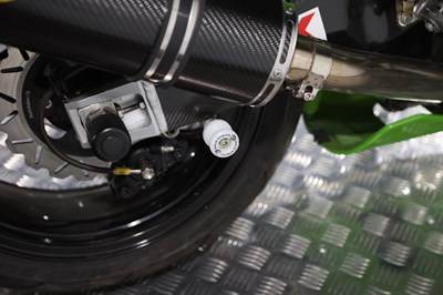 Lot 54 - 1998 Kawasaki ZX-7R Ninja