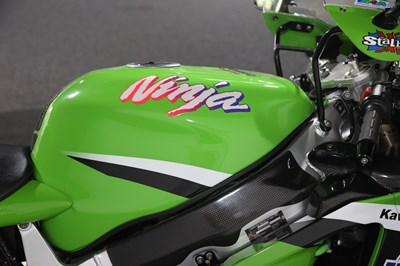 Lot 54 - 1998 Kawasaki ZX-7R Ninja