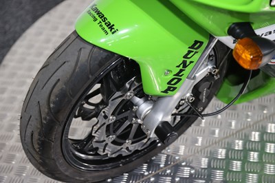 Lot 54 - 1998 Kawasaki ZX-7R Ninja