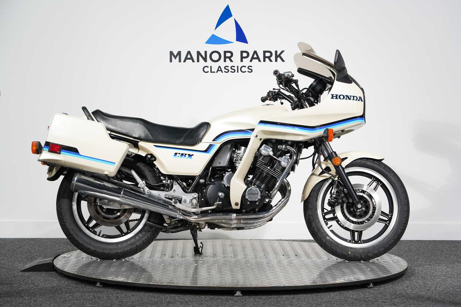 Lot 25 - 1982 Honda CBX1000