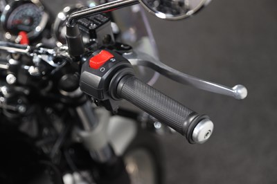 Lot 82 - 2022 Royal Enfield Interceptor 650 Combination