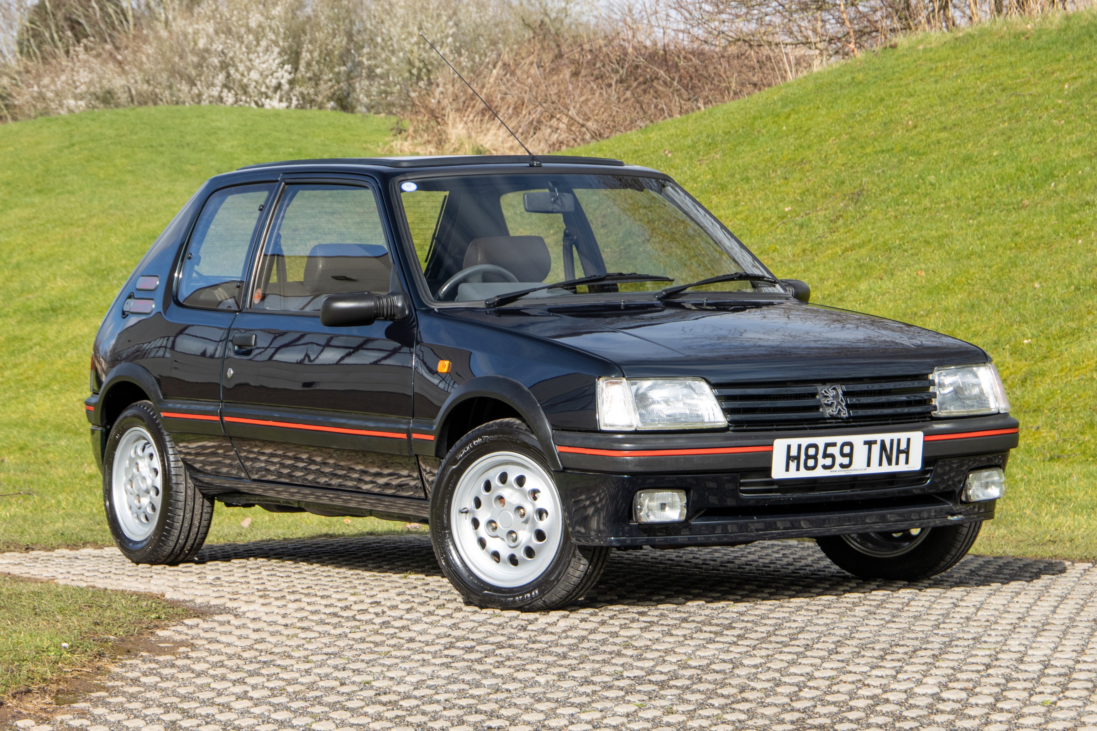 タイバニ(90) Lot 76 - 1990 Peugeot 205 GTi 1.6 'Sorrento Green'