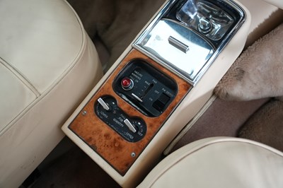 Lot 214 - 1974 Rolls-Royce Corniche