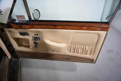 Lot 214 - 1974 Rolls-Royce Corniche