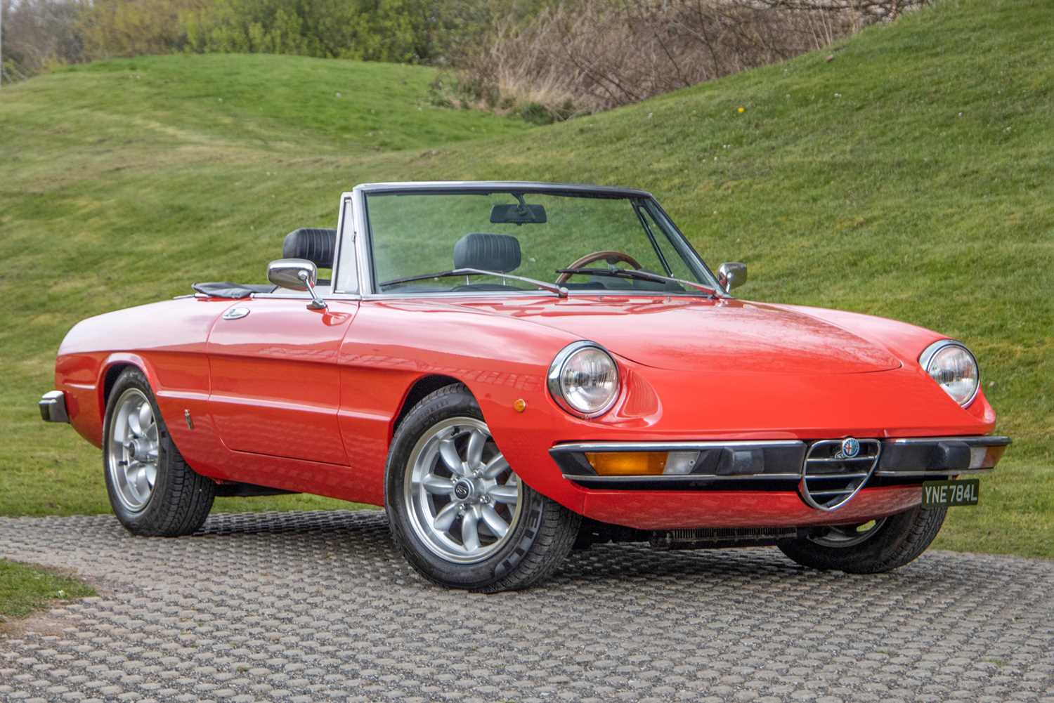 Lot 43 - 1973 Alfa Romeo 2000 Spider Veloce