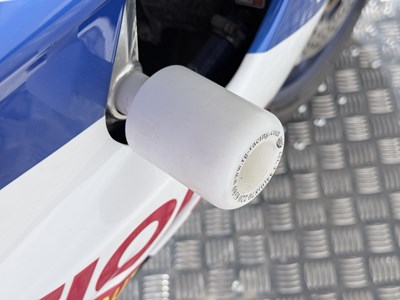 Lot 50 - 2000 Suzuki GSXR750