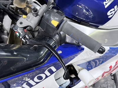 Lot 50 - 2000 Suzuki GSXR750