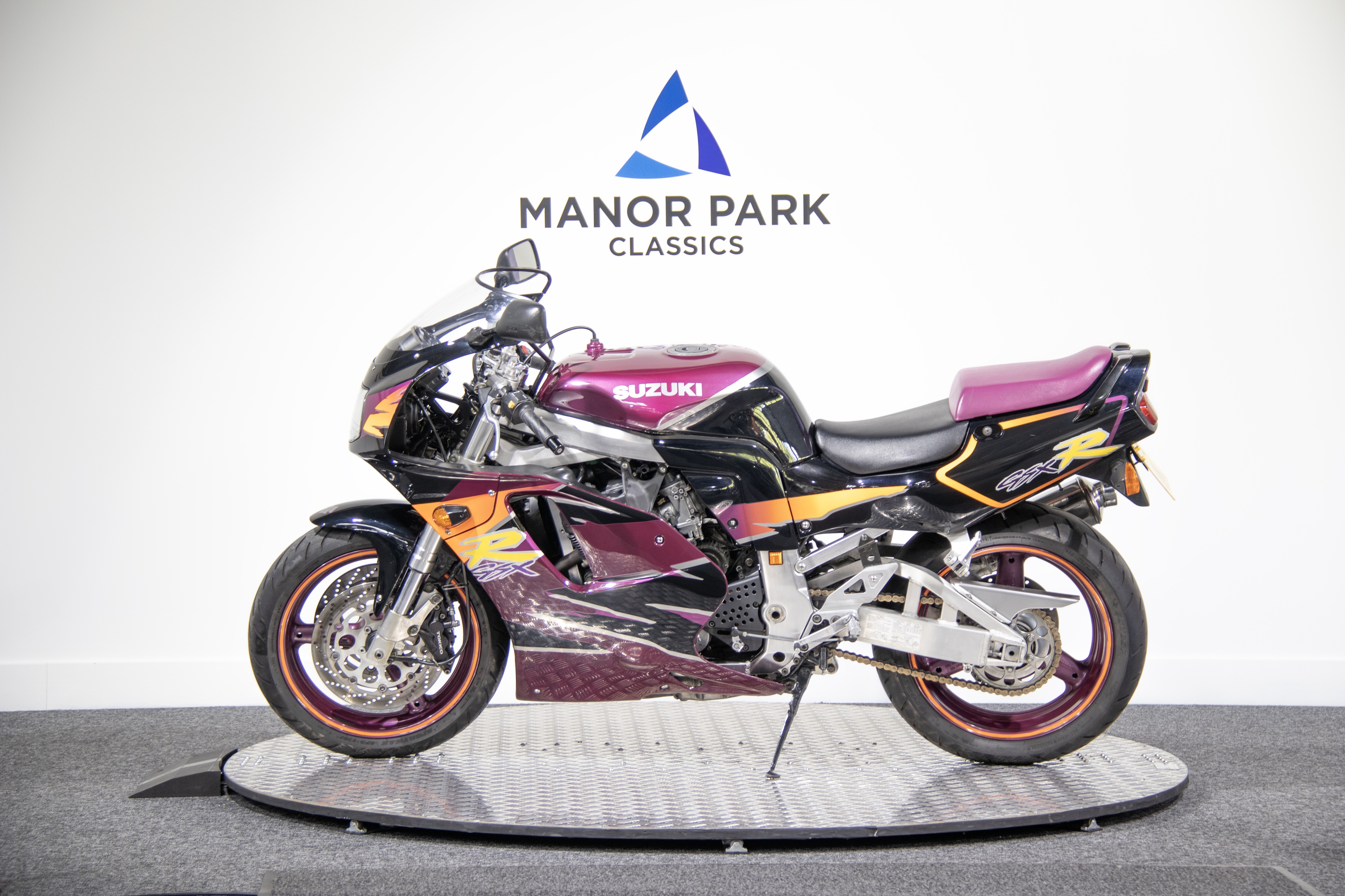 Lot 51 - 1995 Suzuki GSXR750