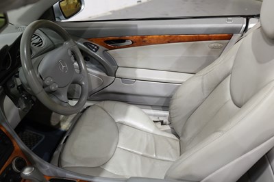 Lot 140 - 2003 Mercedes SL 350 Auto