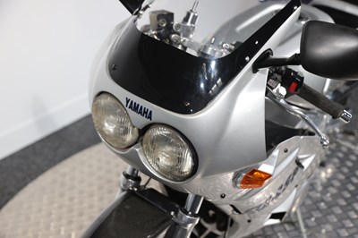 Lot 58 - 1987 Yamaha FZR400R SP