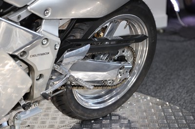 Lot 58 - 1987 Yamaha FZR400R SP