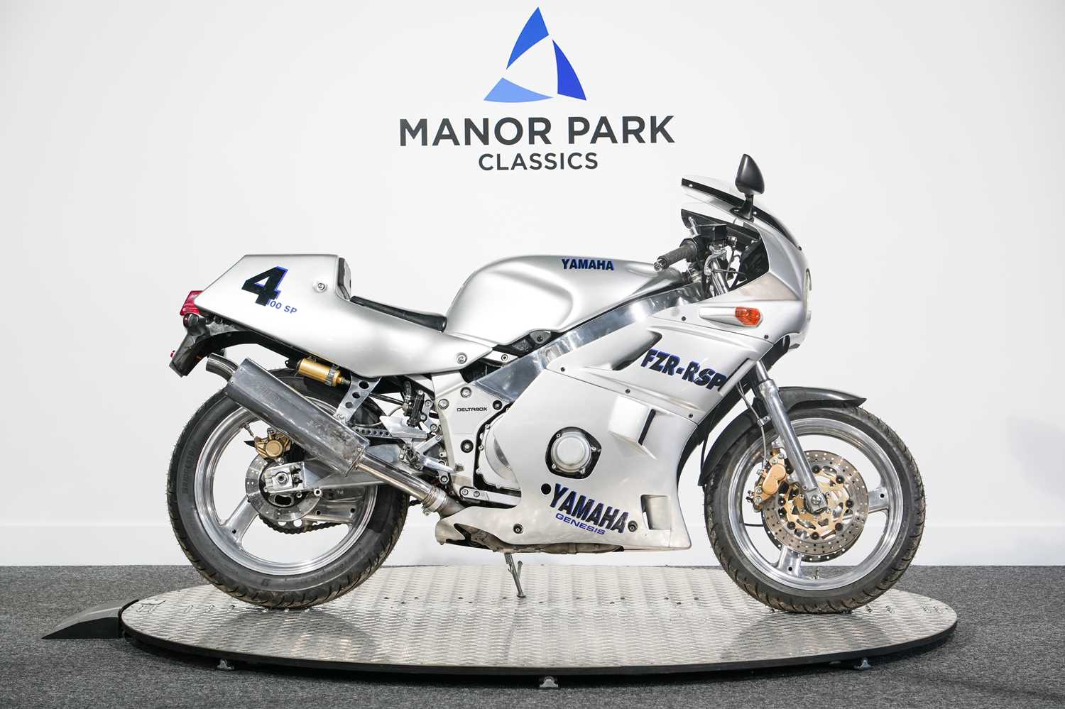 Lot 58 - 1987 Yamaha FZR400R SP