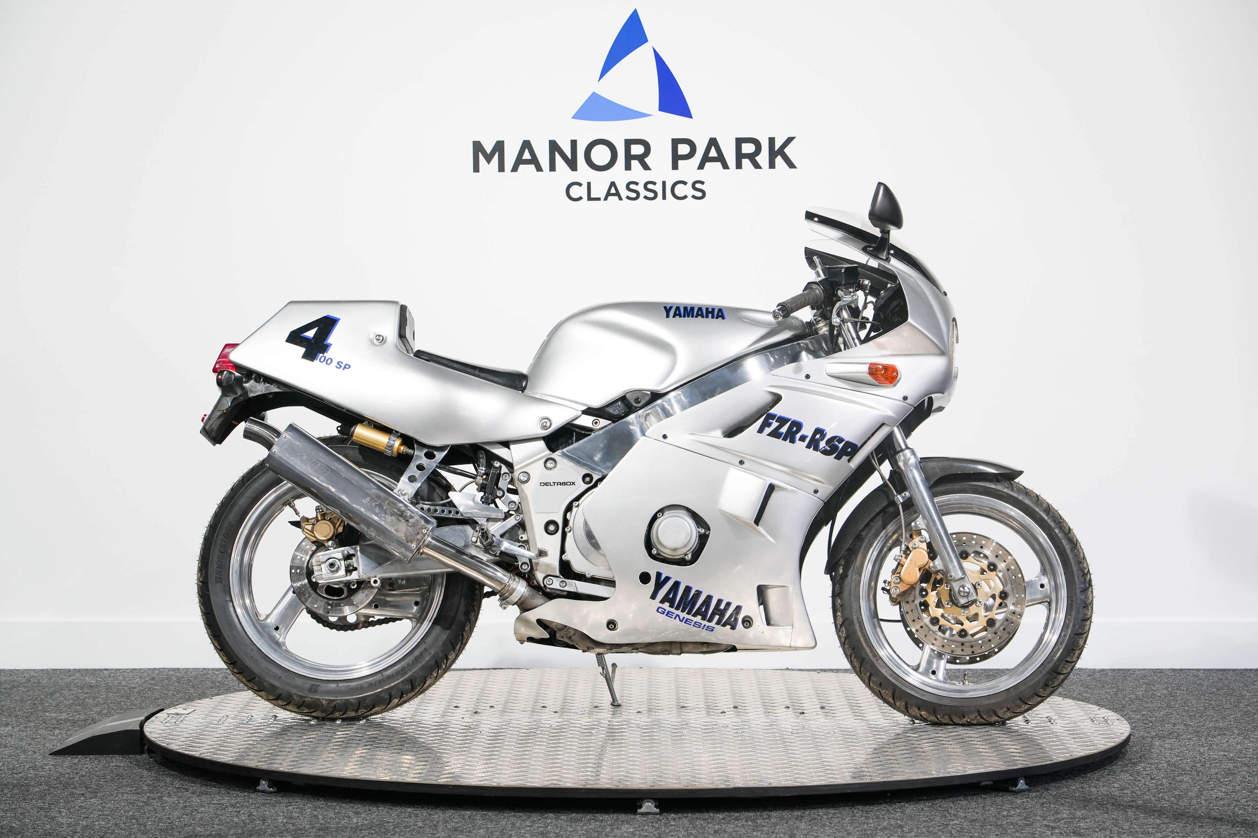 Lot 58 - 1987 Yamaha FZR400R SP