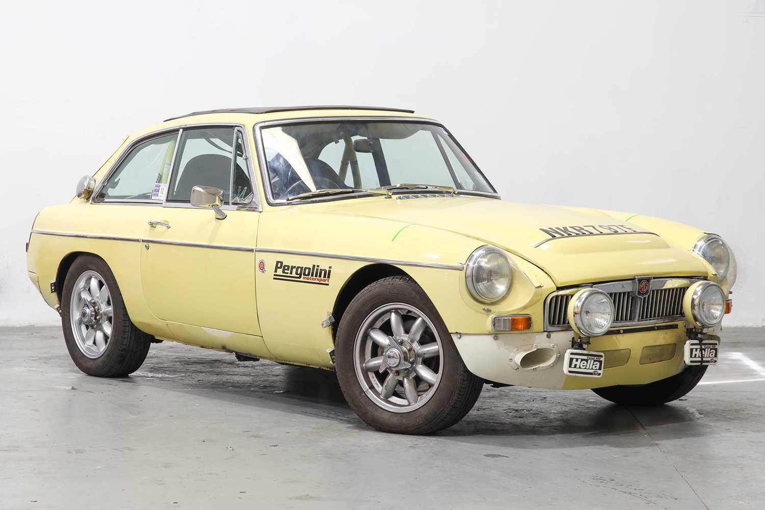 Lot 113 - 1968 MG C GT