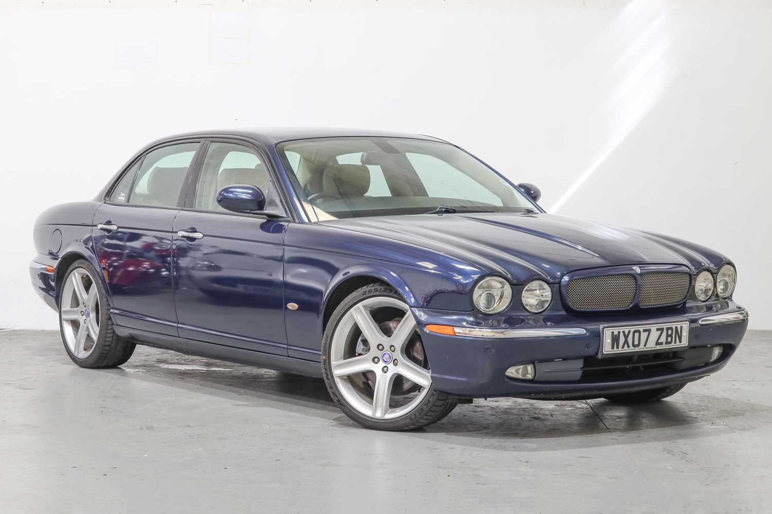 Lot 143 - 2007 Jaguar XJ Sport Premium TDVI A