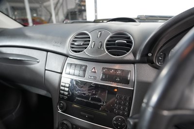 Lot 2004 Mercedes-Benz CLK 320 Avantgarde