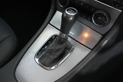 Lot 2004 Mercedes-Benz CLK 320 Avantgarde