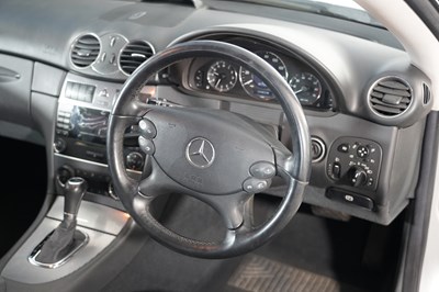 Lot 2004 Mercedes-Benz CLK 320 Avantgarde