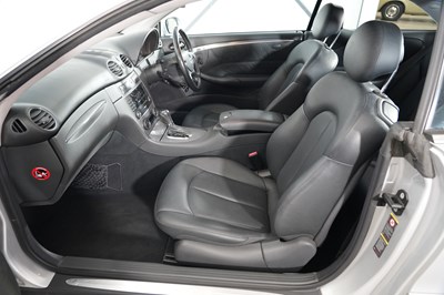 Lot 2004 Mercedes-Benz CLK 320 Avantgarde