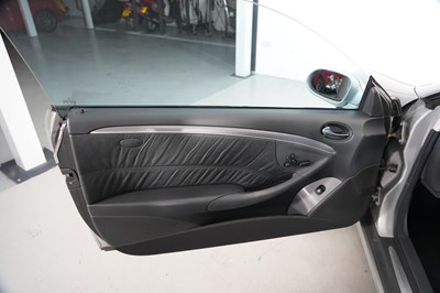 Lot 2004 Mercedes-Benz CLK 320 Avantgarde